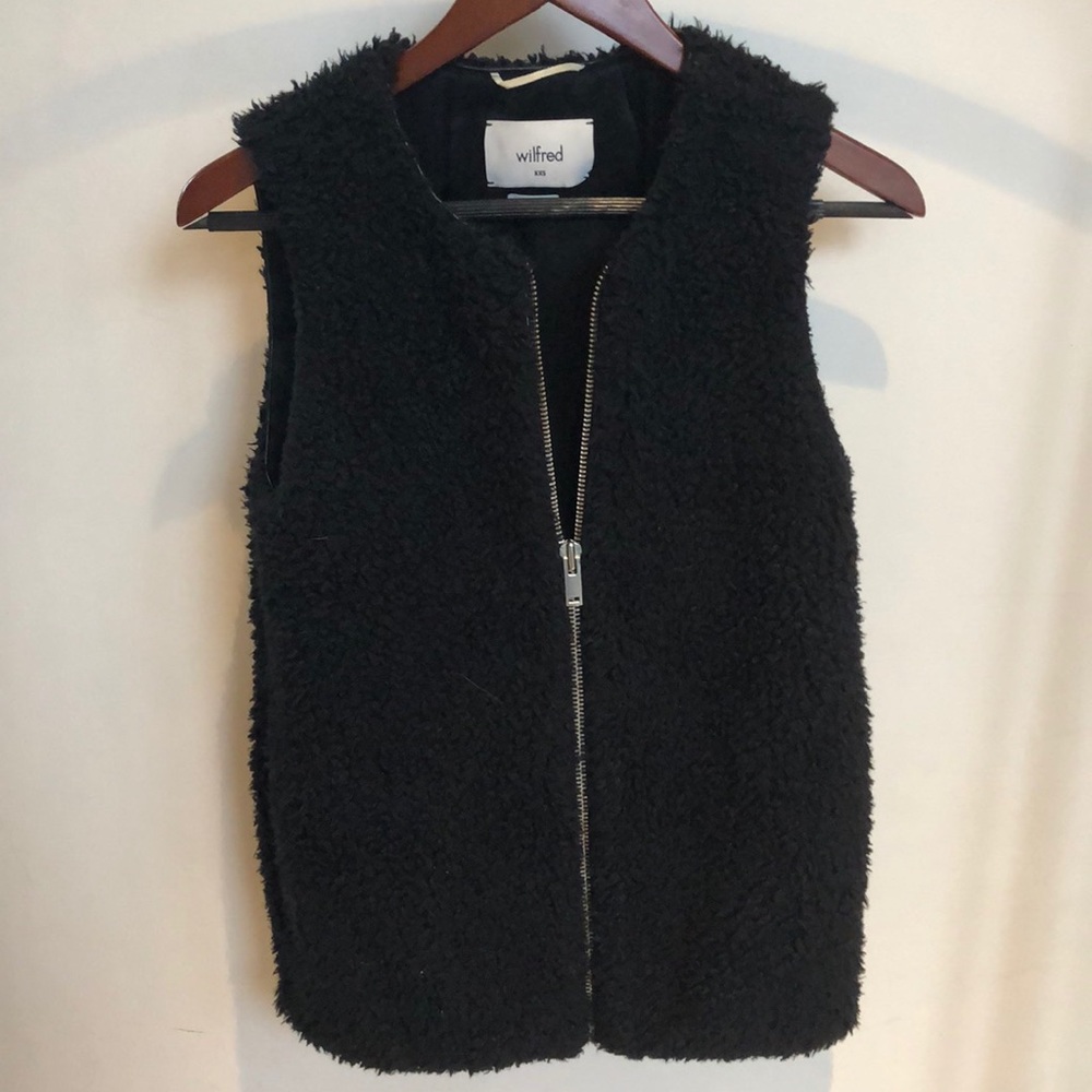 Wilfred Aritzia Black Sherpa Zipper Vest